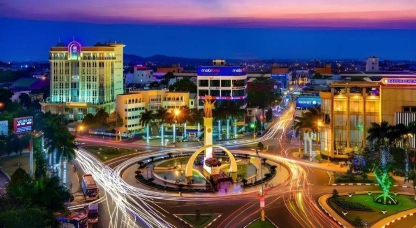 Lucky Star Hotel Буонметхуот Екстер'єр фото