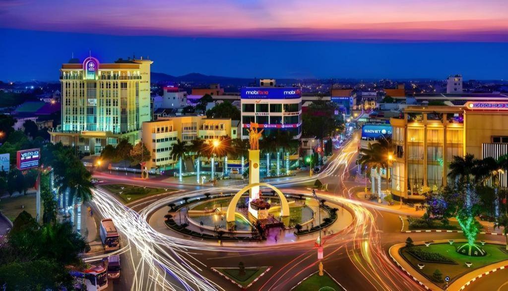 Lucky Star Hotel Буонметхуот Екстер'єр фото